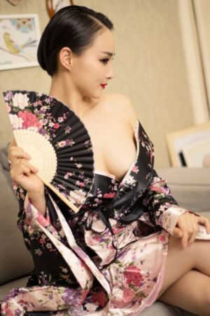 自拍亚洲日韩制服中文_BD国语日韩免费观看