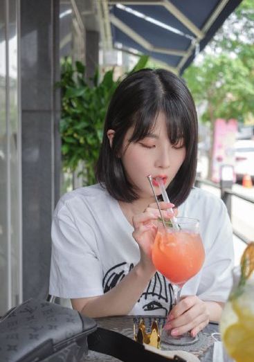 嗯啊骚屄夹的真紧奶子真大干死你_国产剧日韩电影在线