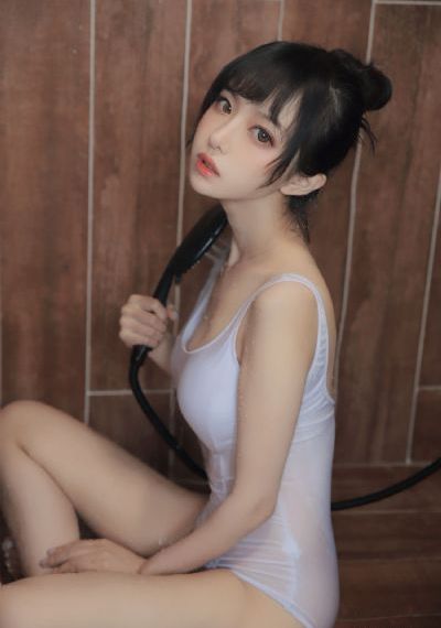 小女孩换衣服的直播_日韩成人在线
