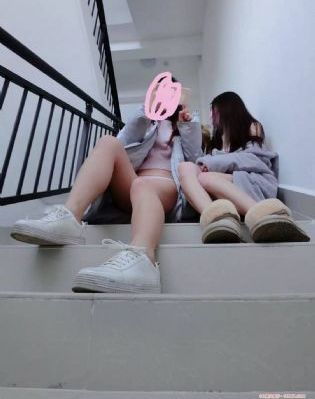 偷拍自拍内射_超清电影完整版