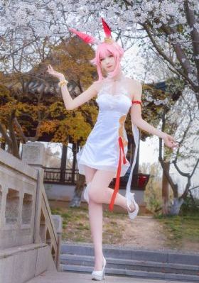 女性憋尿时压小腹_国产剧完整版观看