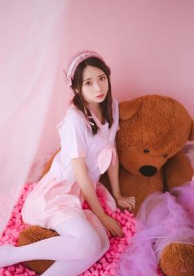 blacked里面三女战三黑人_高清免费观看视频