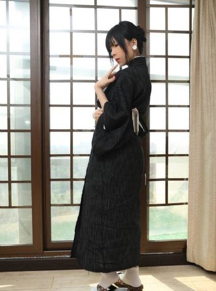 国产一区二区美女黄色视频_十万网红美女美酱